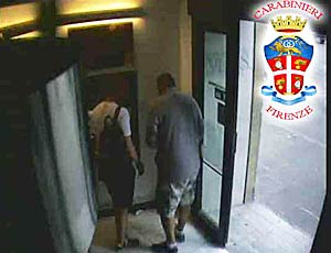 Во Флоренции за мошенничество с кредитками арестованы двое болгар