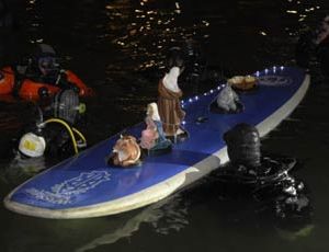 В Милане установили подводный рождественский вертеп (ФОТО)