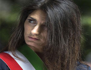 В правительстве Италии не рады новому мэру Рима (ФОТО) / Холодный прием женщине-мэру на публике
