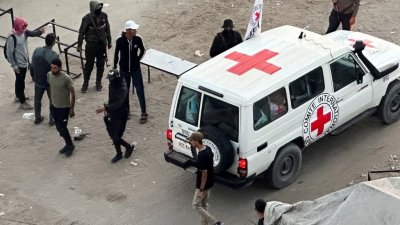 ХАМАС освободил первую группу израильских заложников