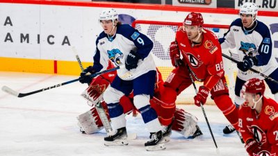 «Автомобилист» проиграл «Барысу» на старте домашней серии