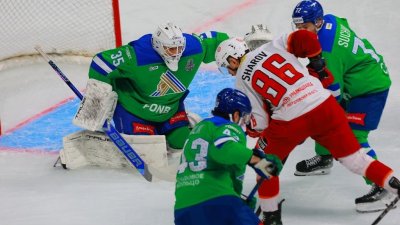 «Автомобилист» уступил «Салавату» в Уфе в третьем матче плей-офф