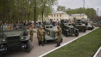 В Кировграде 9 мая впервые прошла колонна исторической техники времен Великой Отечественной войны