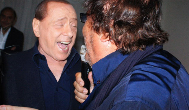  Сильвио Берлускони весело проводит время в Порто Ротондо (ФОТО)