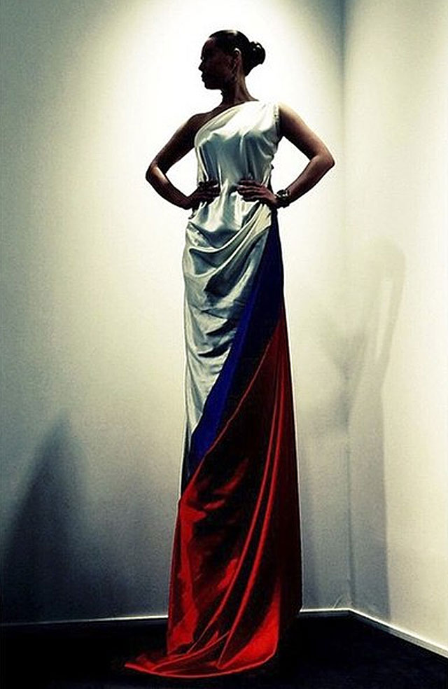 New Day: Miss Russia nuda, avvolta nel tricolore (FOTO, VIDEO)