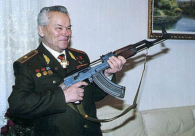 New Day: Consorzio Kalashnikov sfida le sanzioni