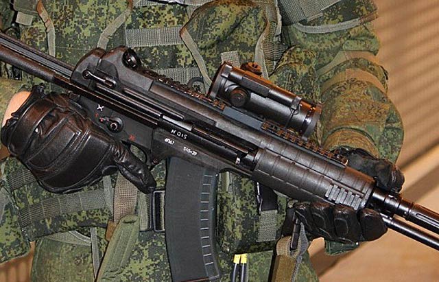 New Day: Consorzio Kalashnikov sfida le sanzioni
