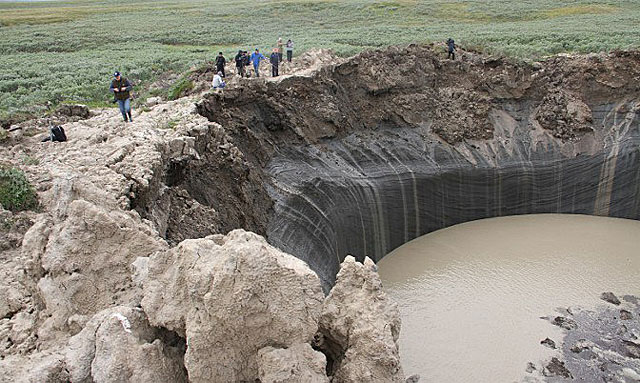 New Day: Il misterioso cratere nella penisola di Yamal si sta trasformando in un lago (FOTO, VIDEO)