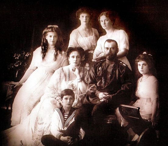 New Day: I resti della famiglia imperiale Romanov, conservati come prova materiale del loro sterminio, saranno sepolti in Russia