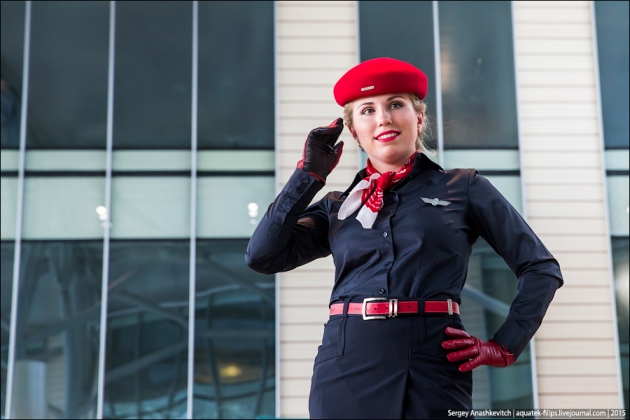 New Day: Una sfilata delle hostess in un aeroporto di Mosca (FOTO)