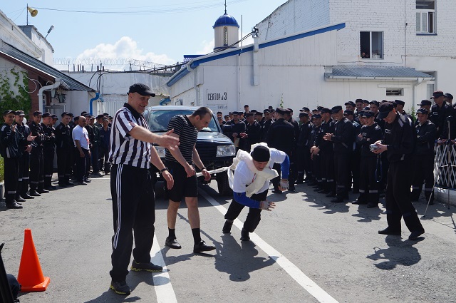 New Day: Prova di forza tra i detenuti in una prigione negli Urali (FOTO, VIDEO)
