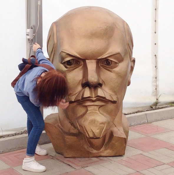 New Day: Comunisti russi lanciato il flash mob Selfie con Lenin (FOTO)