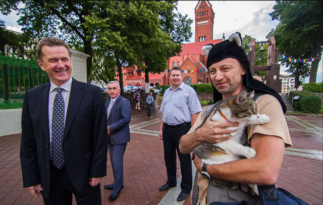 New Day: Bielorussia: un giornalista candida il proprio gatto alle presidenziali (FOTO)