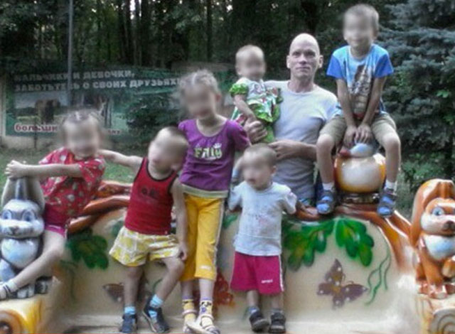 New Day: I poliziotti hanno catturato lo schizofrenico che ha ucciso i suoi sei figli, la madre e la moglie incinta