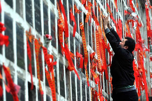 New Day: Furti di urne cinerarie nei cimiteri cinesi con richieste di riscatto dai parenti