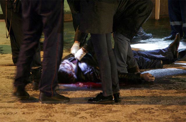 New Day: A due passi dal palazzo del governo russo un sicario ha ucciso un uomo (FOTO)