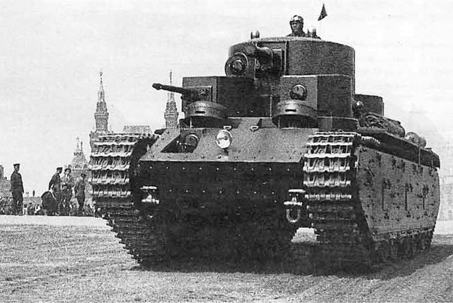 New Day: Negli Urali ricostruito il leggendario carro armato sovietico T-35 a cinque torrette (FOTO)