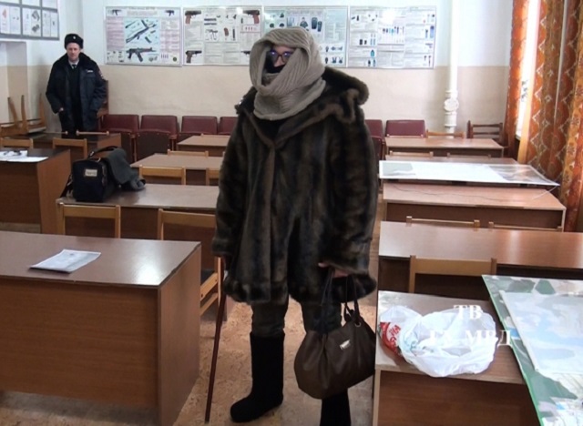 New Day: Gli Urali: poliziotto travestito da vecchietta ha arrestato un ladro, grazie ad uno stratagemma (FOTO)