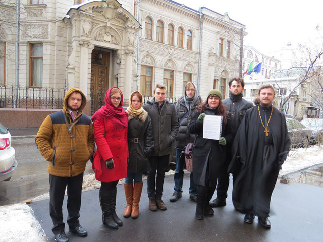 New Day: Attivisiti ortodossi russi sostengono il Family Day in Italia (FOTO)