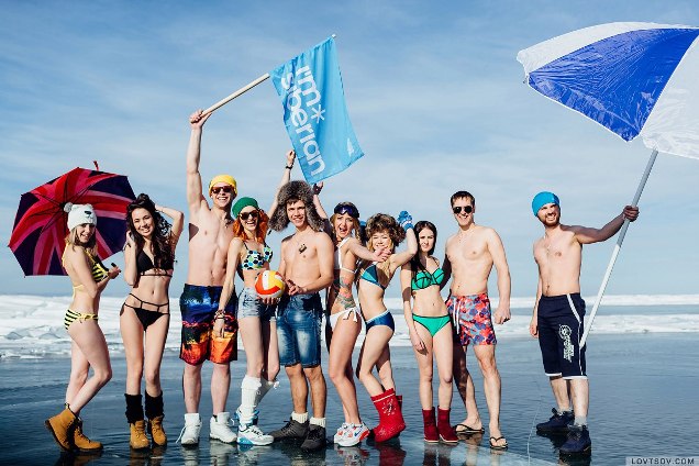 New Day: Passatempo alla russa: una festa in costumi da bagno a 20 gradi sotto zero (FOTO)