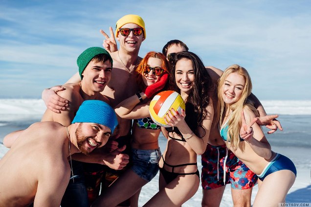 New Day: Passatempo alla russa: una festa in costumi da bagno a 20 gradi sotto zero (FOTO)