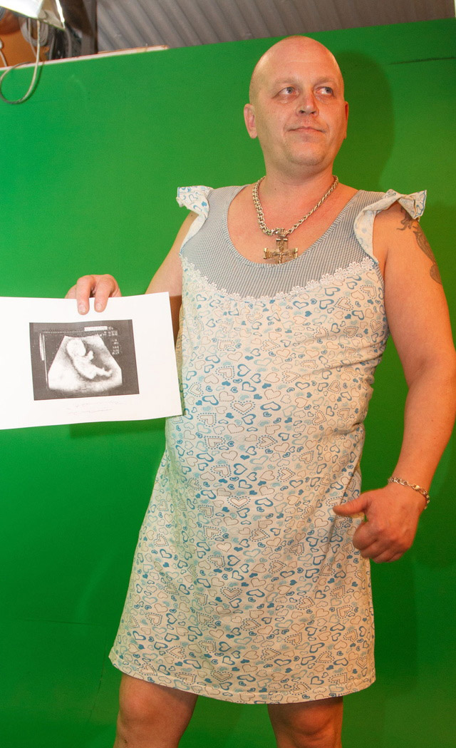 New Day: Al concorso per le donne in gravidanza c&232; un uomo incinto (FOTO)