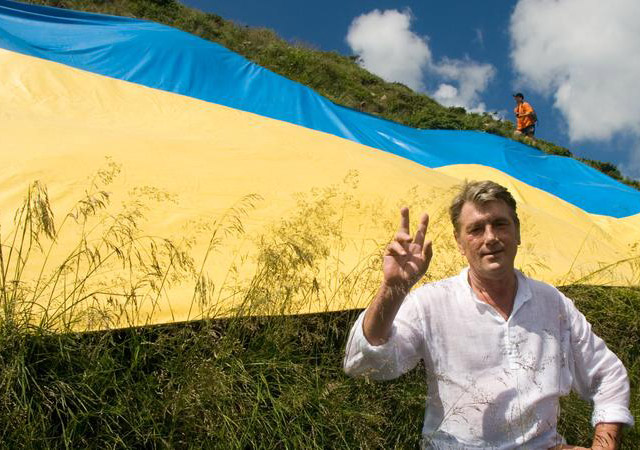 New Day: Dalle stelle alle stalle: lex presidente ucraino fa il mercante (FOTO)