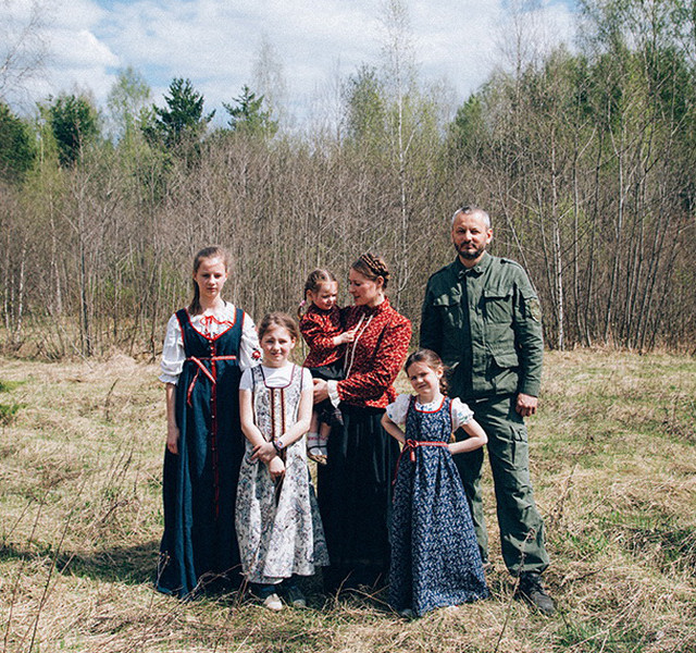 New Day: Una famiglia russa vive secondo i precetti dei tempi di Ivan il Terribile (FOTO)