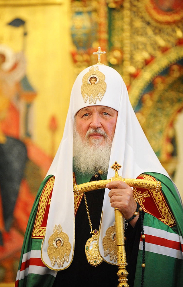 New Day: Il patriarca Kirill ha proibito ai suoi igumeni di decorare i bastoni con oro e brillanti (FOTO)