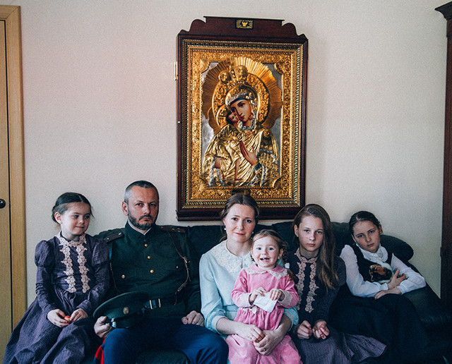 New Day: Una famiglia russa vive secondo i precetti dei tempi di Ivan il Terribile (FOTO)
