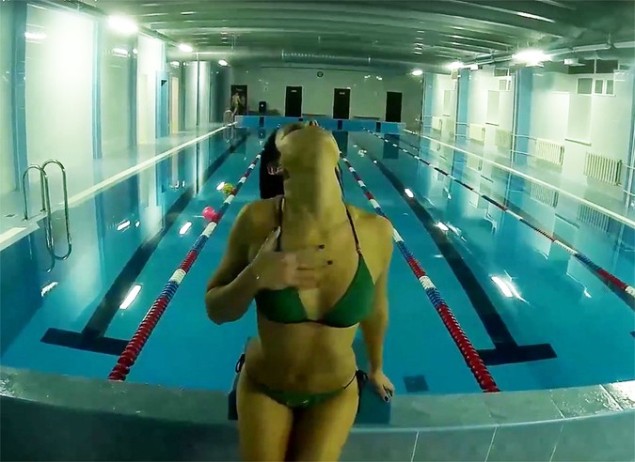 New Day: A Vladimir piscina scolastica affittata per una seratina erotica (FOTO, VIDEO)