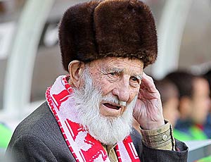 Rapinato il tifoso 102enne dello «Spartak» di Mosca