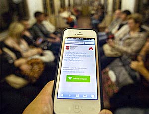 I passeggeri della metropolitana di Mosca preferiscono iOS / Il resto della Russia dà la preferenza ad Android, ma Mosca è più ricca e sceglie iOS