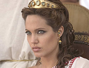 La star hollywoodiana Angelina Jolie girerà un film sulla zarina russa Caterina la Grande