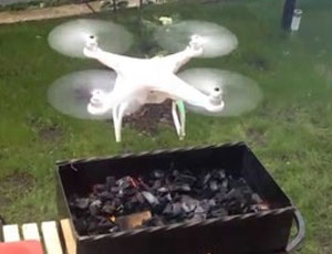 Il quadrocopter da 3 mila euro usato per far accendere un braciere (VIDEO)
