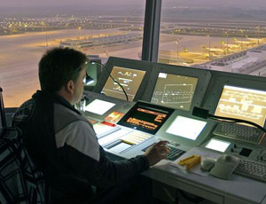 La Russia vieta agli stranieri di lavorare come controllori del traffico aereo