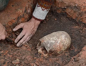 Negli Urali meridionali trovati i resti di un alieno con la testa a forma di uovo (FOTO, VIDEO)