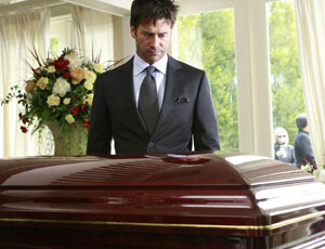 L'uomo è tornato a casa nel bel mezzo del proprio funerale