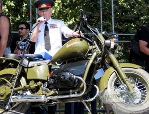 In Crimea presentata la nuova moto «Stalinets» / Il veicolo è già stato paragonato a un Kalashnikov