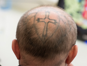 Alle amministrative negli Urali eletto pluripregiudicato con un tatuaggio criminale sulla testa (FOTO) / Vittoria elettorale per candidato autonomo sostenuto dall'amministrazione regionale