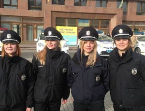 Ministro dell'Interno ucraino elogia unità d'élite della polizia (FOTO) / I cittadini raccolgono le firme per «ripulirla da lesbiche e gay»