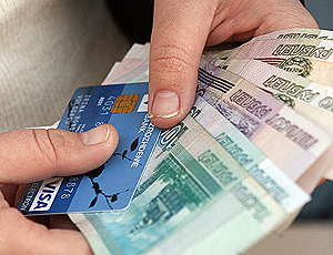 La Russia non rinuncerà alle banconote cartacee a base di cotone in favore di denaro di plastica / Possono essere emessi invece passaporti plastificati