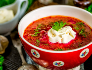 Hotel svizzero chiede le ricette del borscht e della zuppa di pesce per la squadra russa