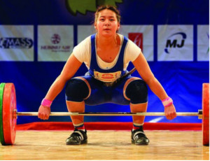 La pesista mongola è diventata campionessa del mondo (VIDEO) / La ragazza ha sollevato un bilanciere di 138 kg