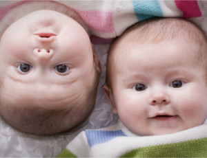 A Novosibirsk separate le due gemelle siamesi (FOTO) / Le ragazze, reduci di intervento simile, hanno sostenuto i genitori delle bambine