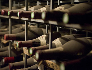 I milionari in crisi investono nel vino e nel lusso