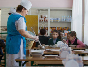 Le autorità moscovite per l'alimentazione sana degli scolari / Già dal nuovo anno scolastico nei buffet compariranno prodotti a basso contenuto calorico