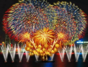 Gli italiani inaugurano il campionato di fuochi d'artificio a Kaliningrad (FOTO, VIDEO) / A settembre gli spettatori potranno ammirare gli spettacoli variopinti