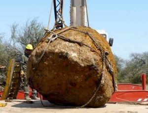 In Argentina trovato un meteorite gigante (FOTO) / La massa del «pellegrino cosmico» è di quasi 31 tonnellate