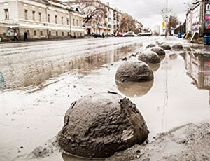 La capitale degli Urali chiede aiuto agli scienziati per liberarsi del fango